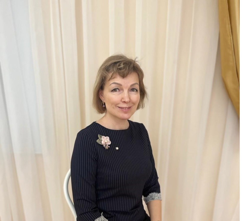 Педагогический работник Сенина Лариса Владимировна.